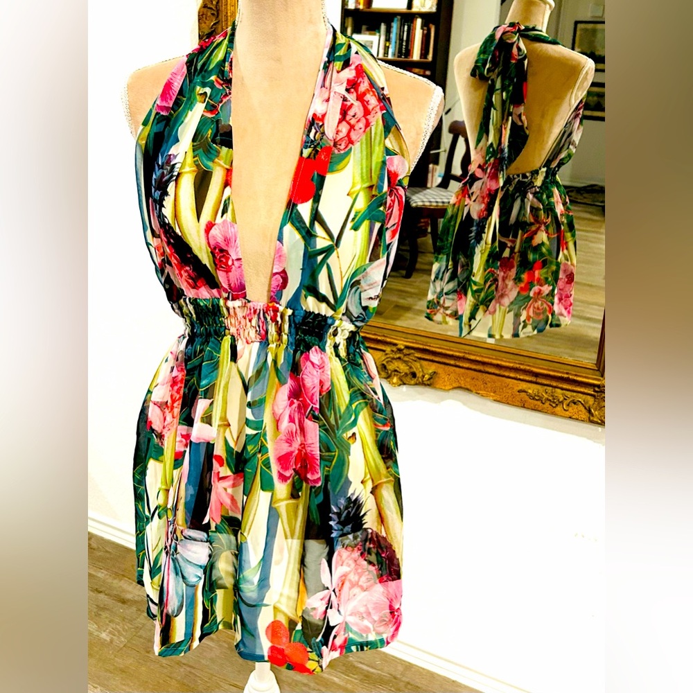 Tropical Floral Open Back  Romper, Poolside Glamour,  island vacay vibes Sz L